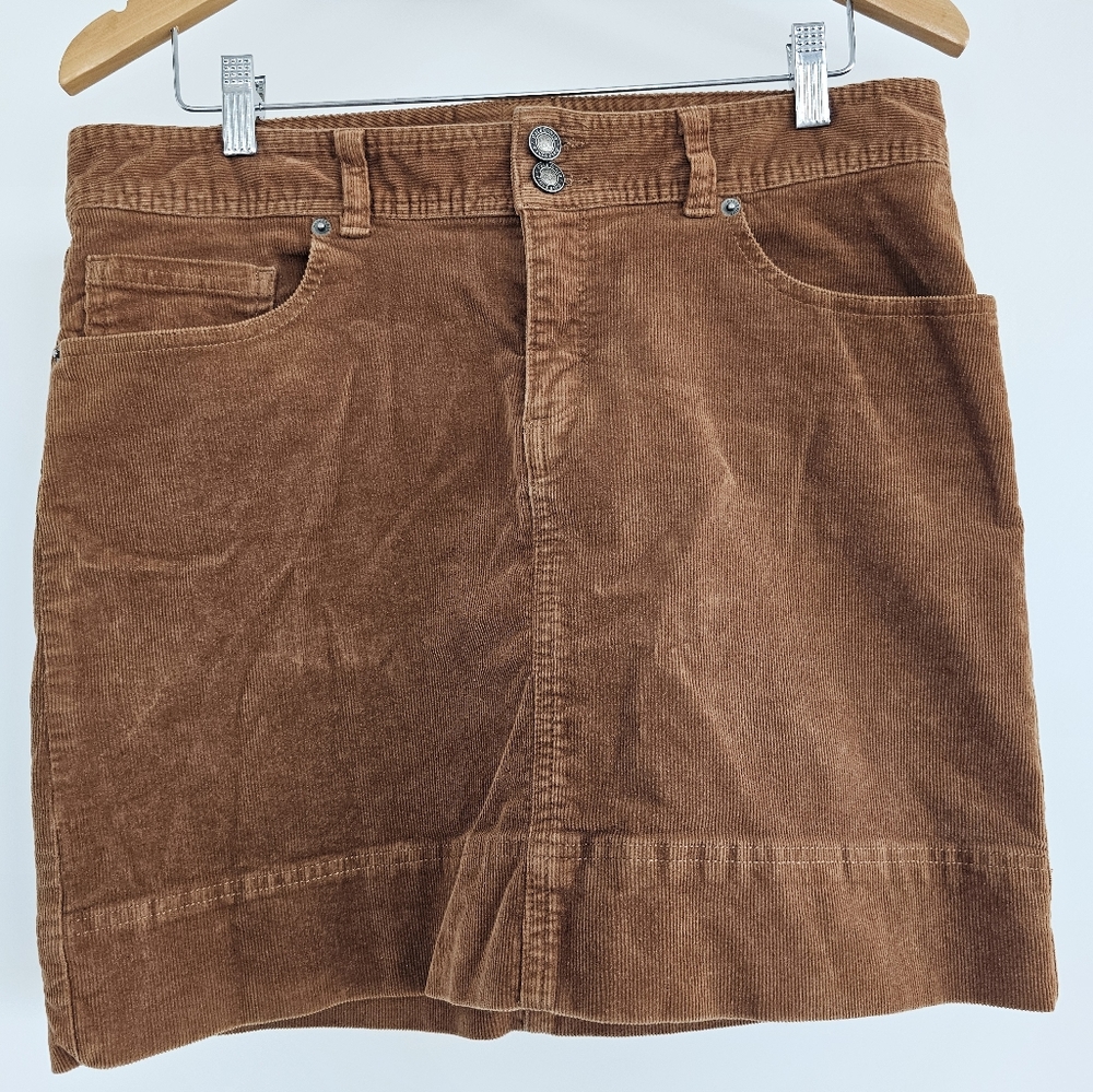 Patagonia corduroy skirt - size 10. Brown.